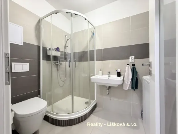 Pronájem bytu 1+kk, Ústí nad Labem - Ústí nad Labem-centrum, Velká Hradební, 30 m2