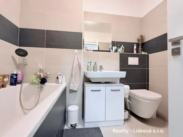 Pronájem bytu 2+kk, Ústí nad Labem - Ústí nad Labem-centrum, Velká Hradební, 46 m2