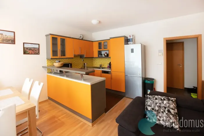 Pronájem bytu 3+kk, Praha, Srbínská, 75 m2