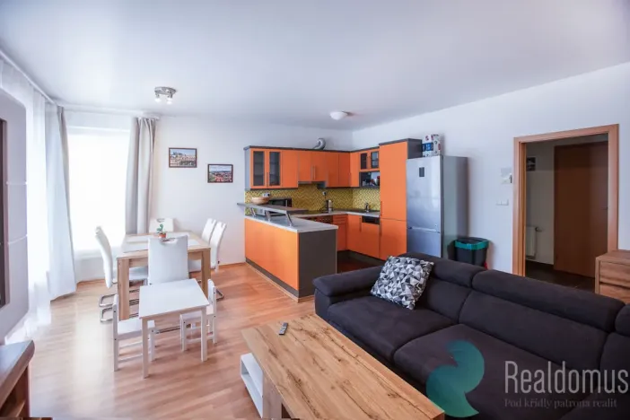 Pronájem bytu 3+kk, Praha, Srbínská, 75 m2