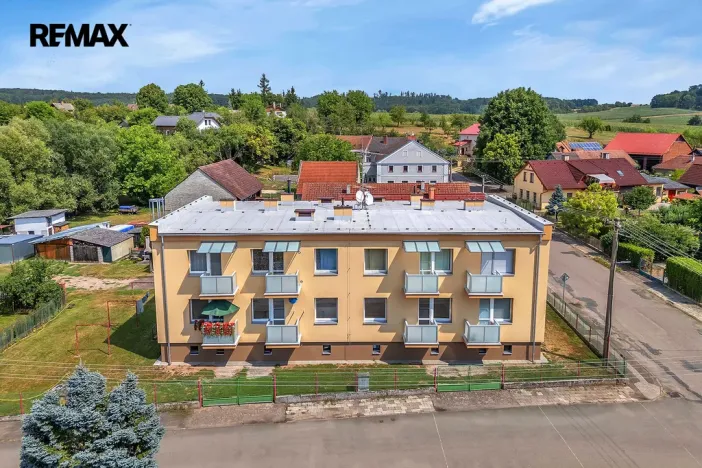 Prodej bytu 3+1, Lužany, 77 m2