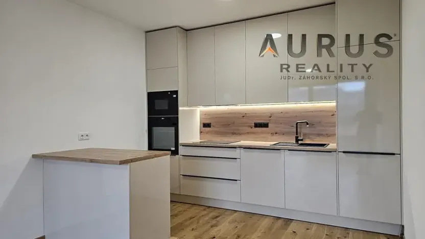 Pronájem bytu 2+kk, Praha - Nusle, Bělehradská, 60 m2