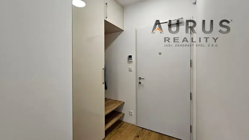 Pronájem bytu 2+kk, Praha - Nusle, Bělehradská, 60 m2