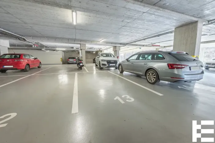Pronájem garážového stání, Praha - Vysočany, Čerpadlová, 60 m2