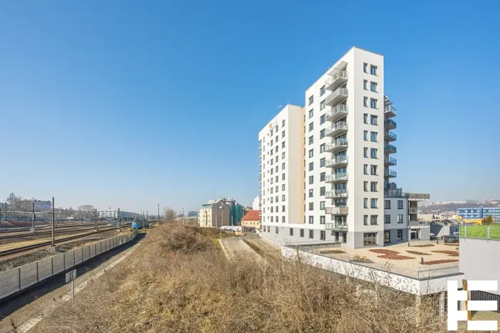 Pronájem garážového stání, Praha - Vysočany, Čerpadlová, 60 m2