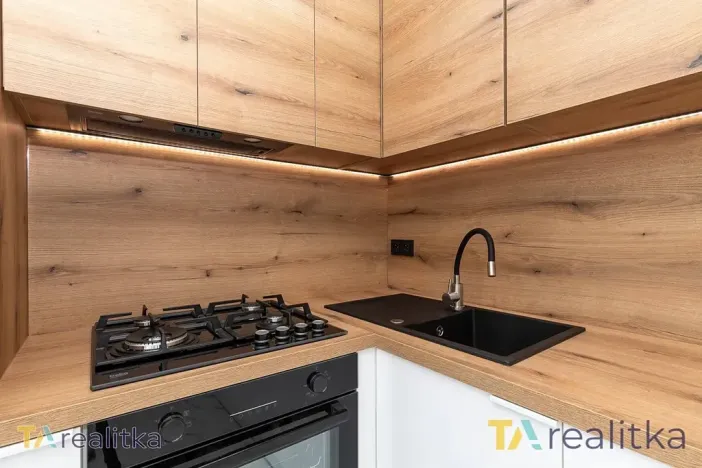 Prodej bytu 2+1, Karviná, Bratr. Veverkových, 56 m2