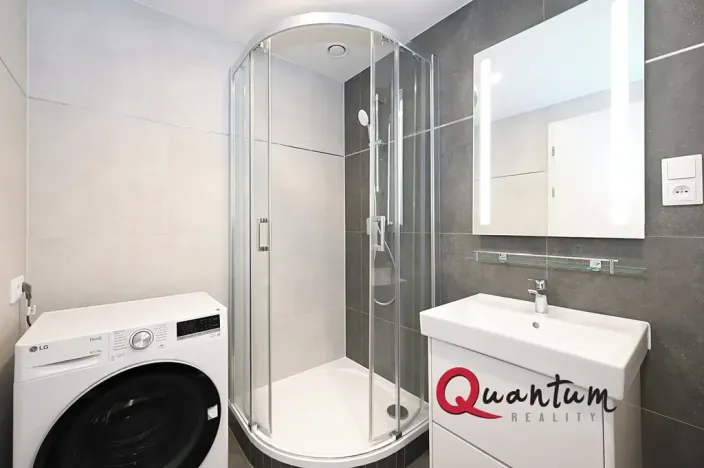 Pronájem bytu 1+kk, Praha - Hloubětín, Poděbradská, 33 m2