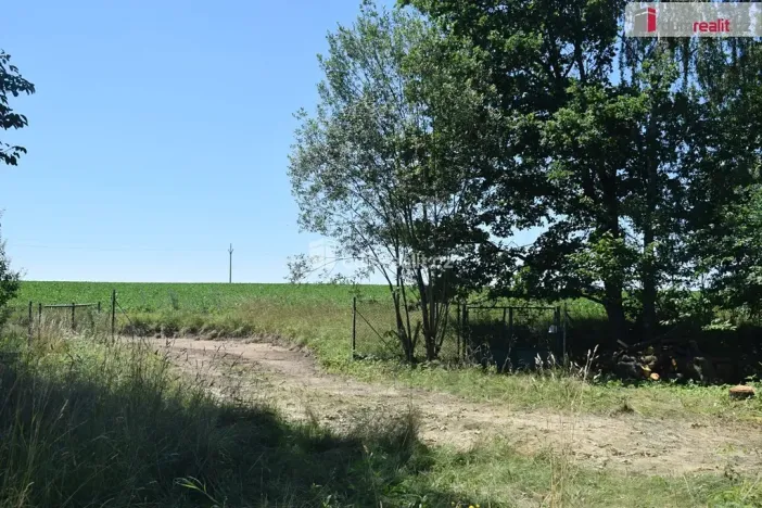 Prodej pozemku pro bydlení, Loukovec, 909 m2