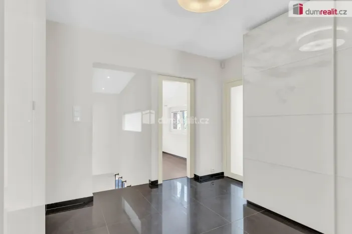 Prodej rodinného domu, Říčany - Jažlovice, Strmá, 160 m2