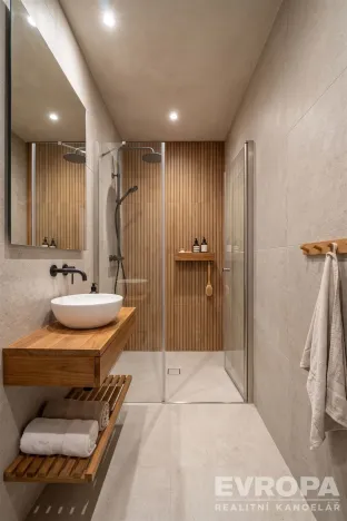 Prodej bytu 2+1, Mladé Buky, 52 m2