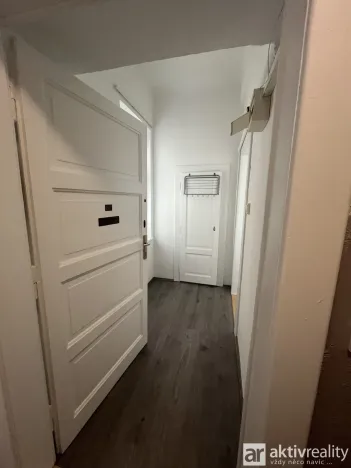 Pronájem bytu 2+kk, Praha - Žižkov, Žerotínova, 42 m2