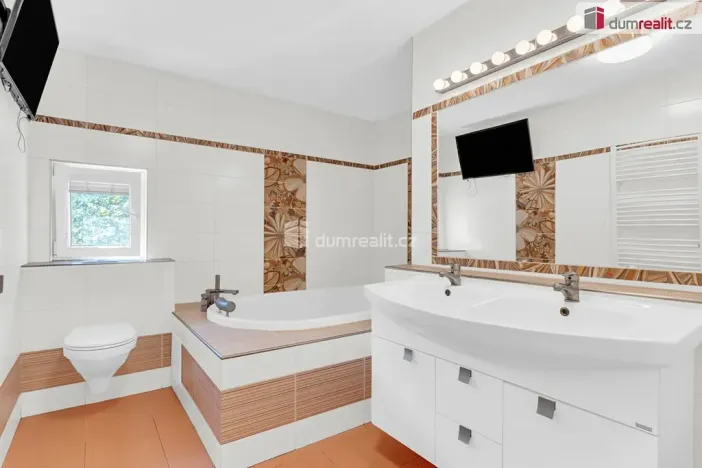 Prodej rodinného domu, Říčany, Strmá, 160 m2