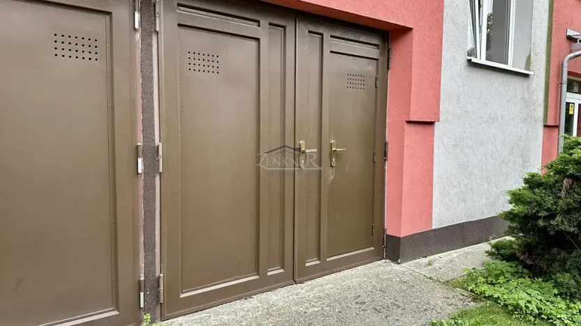 Pronájem garáže, Říčany, Vančurova, 20 m2