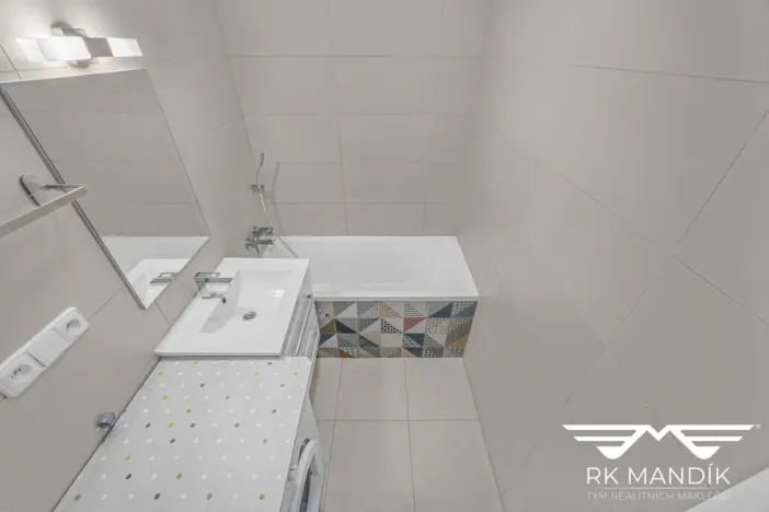 Pronájem bytu 2+kk, Praha - Košíře, Hillebrantova, 55 m2