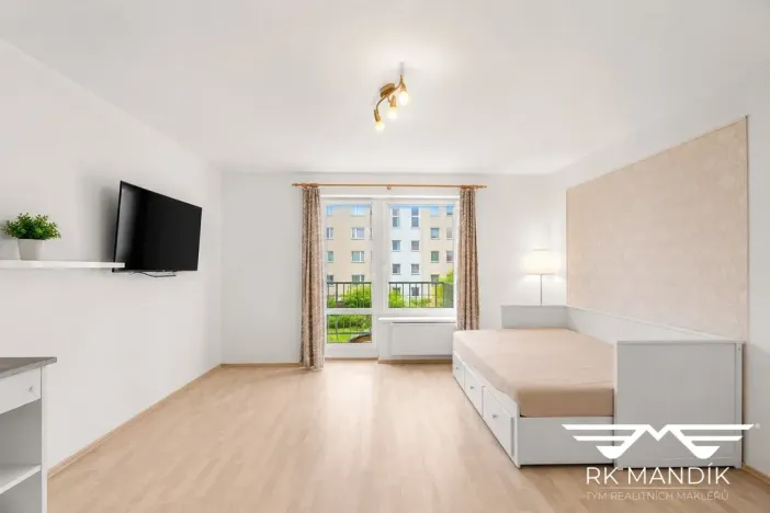 Pronájem bytu 1+kk, Praha - Černý Most, Truhlářova, 33 m2