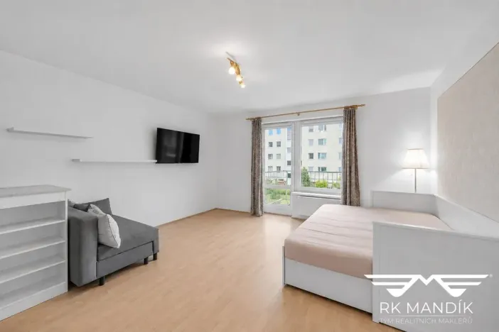 Pronájem bytu 1+kk, Praha - Černý Most, Truhlářova, 33 m2