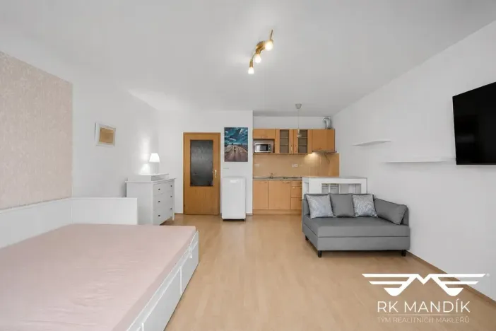 Pronájem bytu 1+kk, Praha - Černý Most, Truhlářova, 33 m2