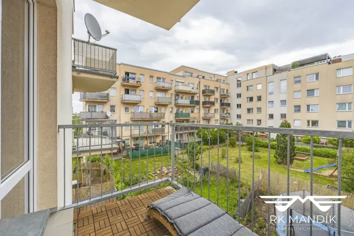 Pronájem bytu 1+kk, Praha - Černý Most, Truhlářova, 33 m2