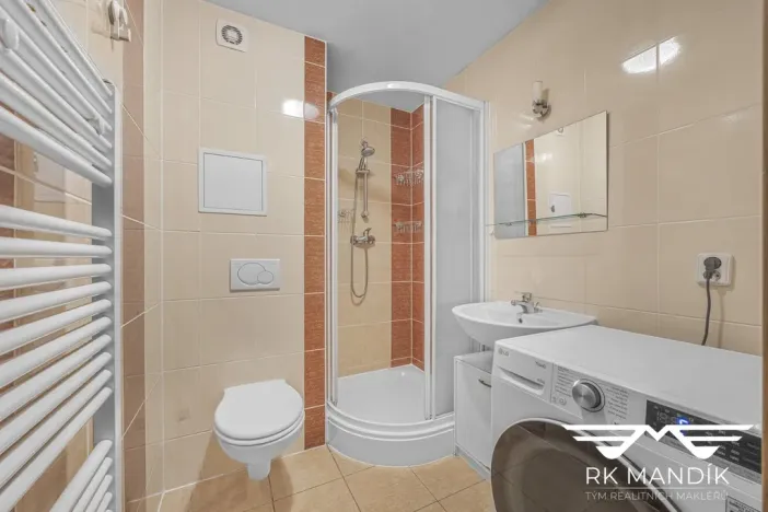 Pronájem bytu 1+kk, Praha - Černý Most, Truhlářova, 33 m2