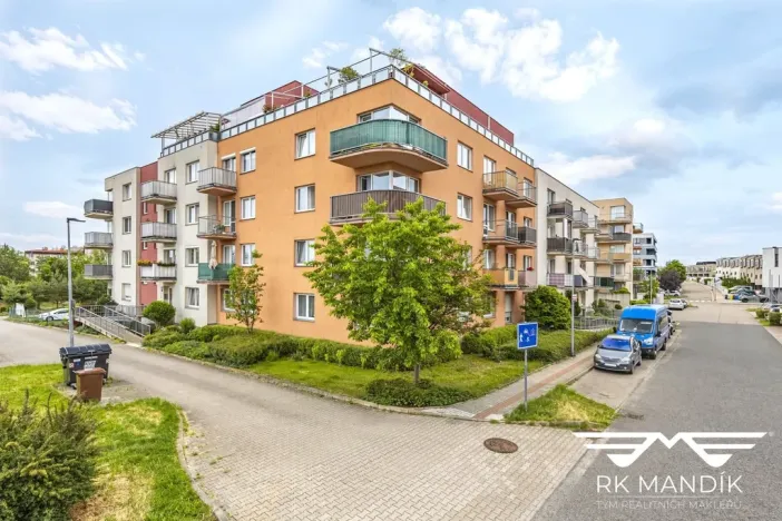 Pronájem bytu 1+kk, Praha - Černý Most, Truhlářova, 33 m2