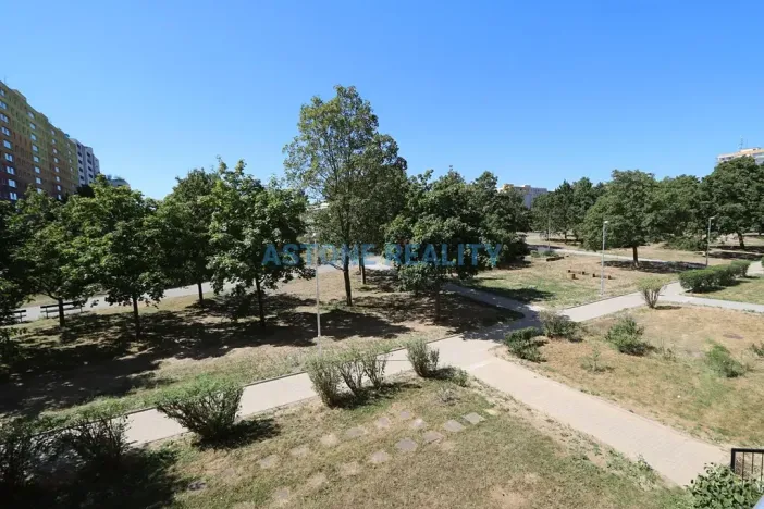 Pronájem bytu 3+kk, Praha - Kamýk, Papírníkova, 66 m2