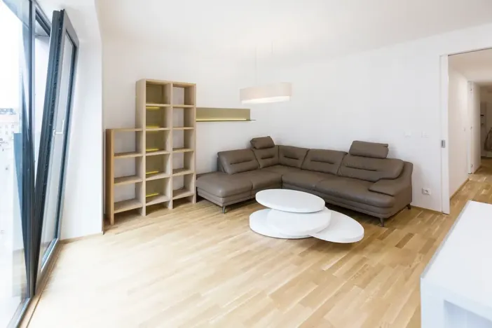 Pronájem bytu 2+kk, Praha - Karlín, Pernerova, 60 m2