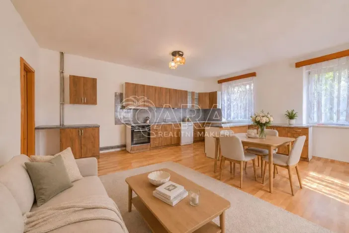 Prodej rodinného domu, Podhradí, 306 m2