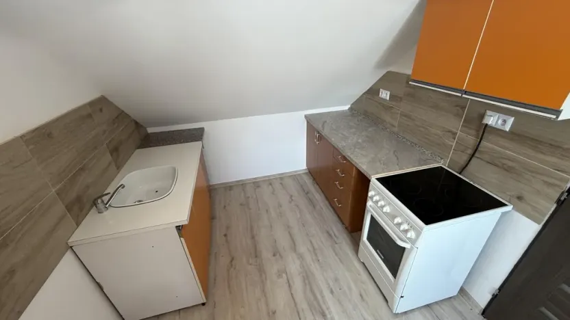 Pronájem bytu 2+1, Kochánky, 40 m2