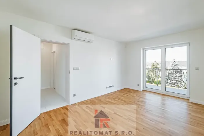Pronájem kanceláře, Praha - Komořany, Pod lesem, 770 m2