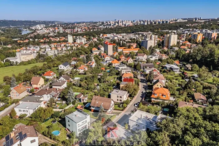 Pronájem vily, Praha - Komořany, Pod lesem, 770 m2