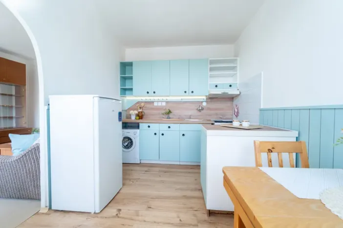 Pronájem bytu 3+1, Praha - Prosek, Veltruská, 61 m2