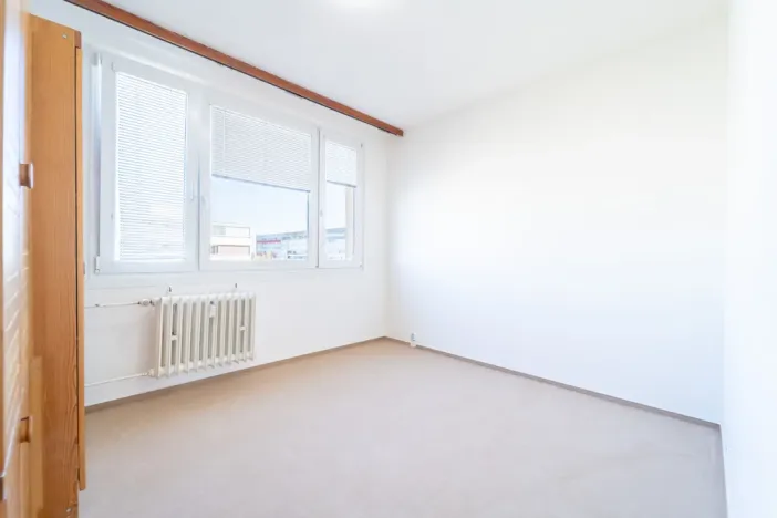Pronájem bytu 3+1, Praha - Prosek, Veltruská, 61 m2