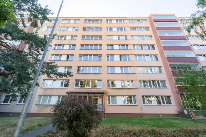 Pronájem bytu 3+1, Praha - Prosek, Veltruská, 61 m2