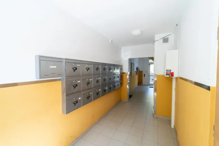 Pronájem bytu 3+1, Praha - Prosek, Veltruská, 61 m2
