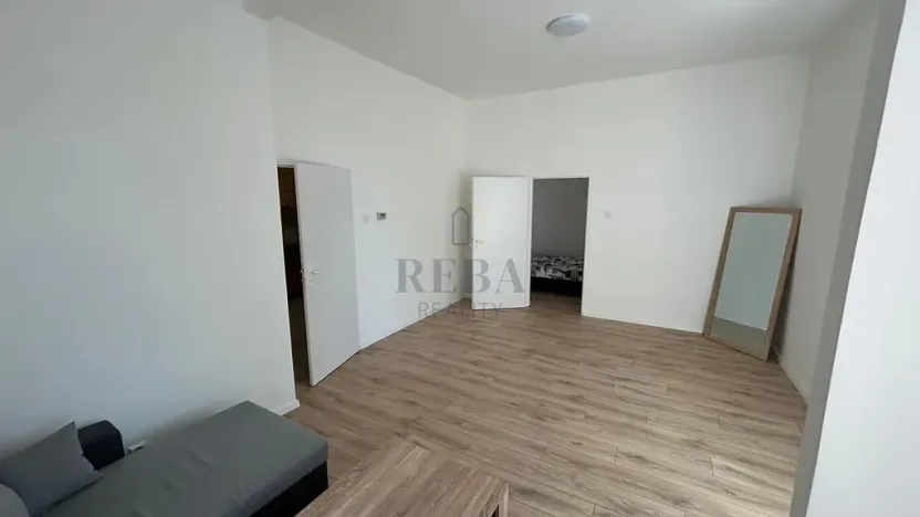 Pronájem bytu 2+1, Karlovy Vary, Pražská silnice, 74 m2