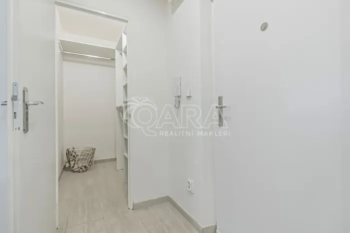 Prodej bytu 1+1, Praha - Zbraslav, Tunelářů, 38 m2
