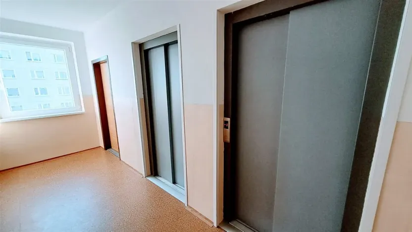 Pronájem bytu 1+1, Ústí nad Labem - Severní Terasa, Šrámkova, 34 m2