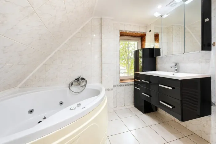 Prodej rodinného domu, Hora Svatého Šebestiána, 295 m2