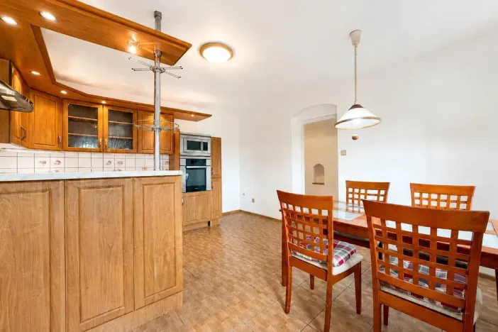 Prodej rodinného domu, Hora Svatého Šebestiána, 295 m2