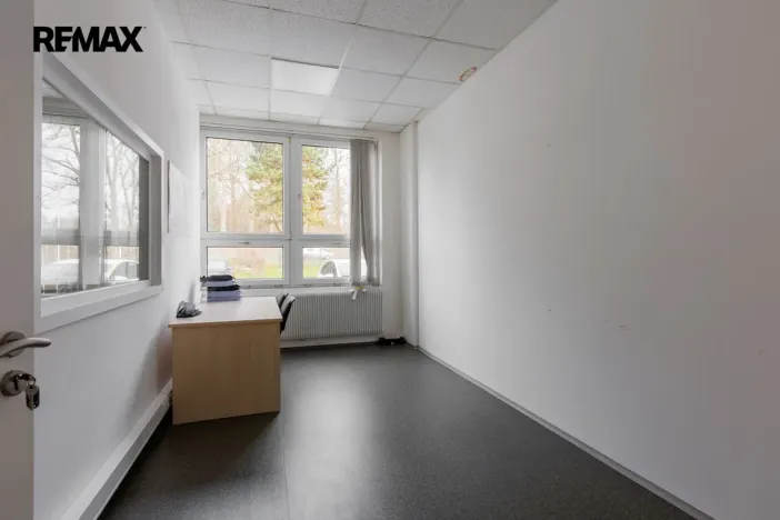 Pronájem výrobních prostor, Chodová Planá, Kyjovská, 2489 m2