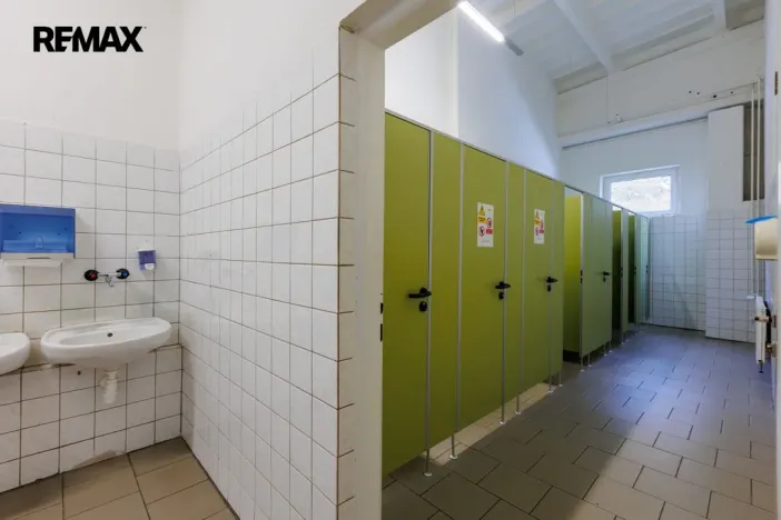 Pronájem výrobních prostor, Chodová Planá, Kyjovská, 2489 m2