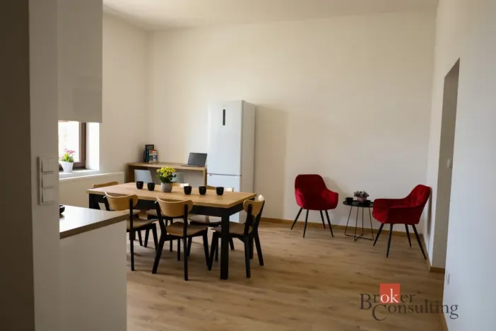 Pronájem pokoje, Hradec Králové - Pražské Předměstí, Habrmanova, 50 m2