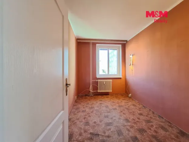 Pronájem bytu 4+1, Klášterec nad Ohří - Miřetice u Klášterce nad Ohří, 17. listopadu, 83 m2