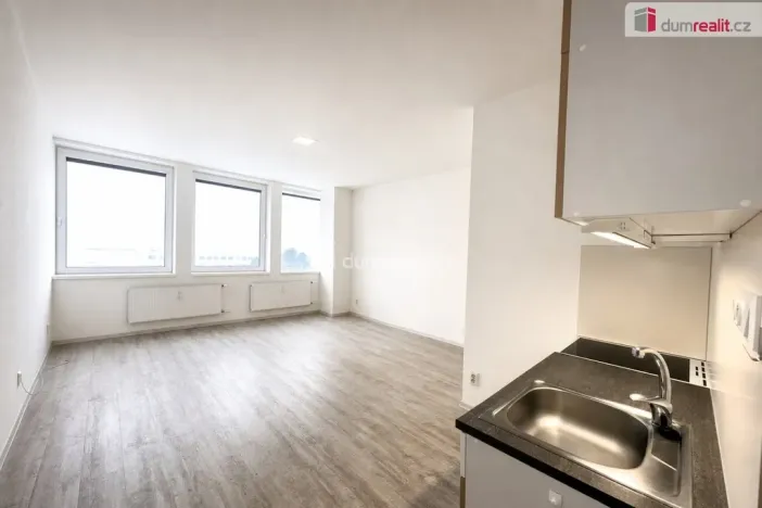 Pronájem bytu 1+kk, Břeclav, J. Opletala, 30 m2