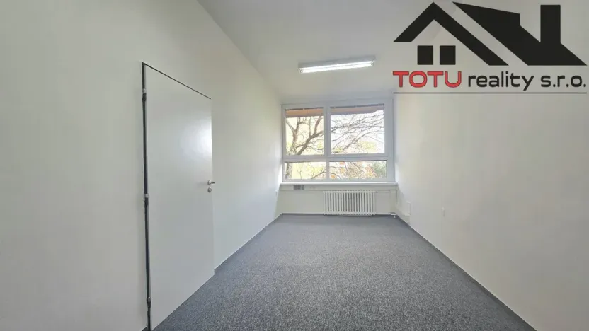 Pronájem kanceláře, Chrudim, Palackého třída, 18 m2