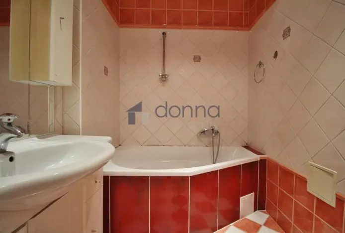 Pronájem bytu 2+kk, Praha, Šrobárova, 48 m2