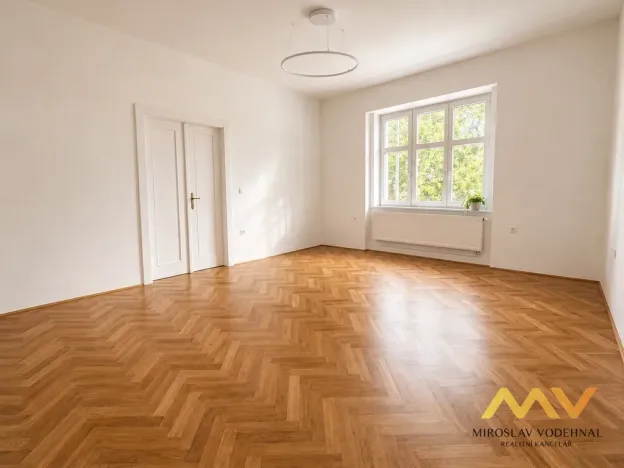 Pronájem bytu 3+1, Hradec Králové - Pražské Předměstí, Dukelská třída, 129 m2