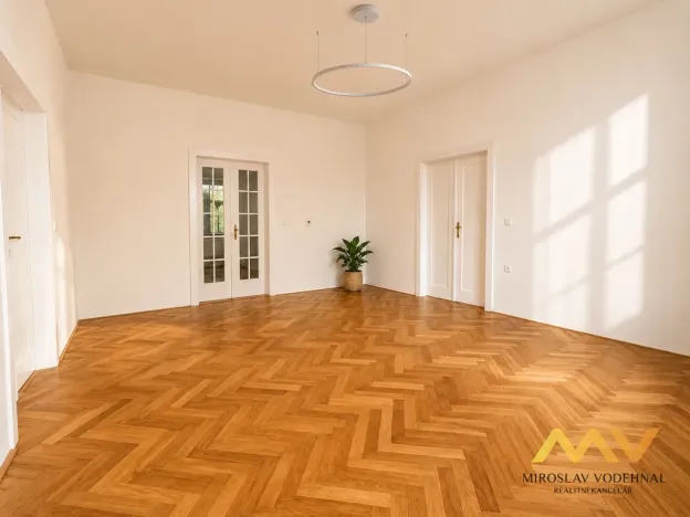 Pronájem bytu 3+1, Hradec Králové - Pražské Předměstí, Dukelská třída, 129 m2