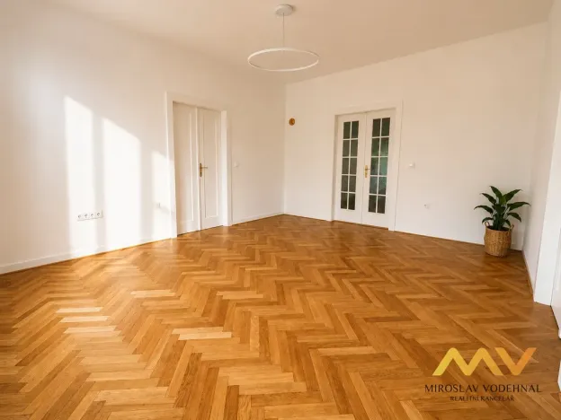 Pronájem bytu 3+1, Hradec Králové - Pražské Předměstí, Dukelská třída, 129 m2