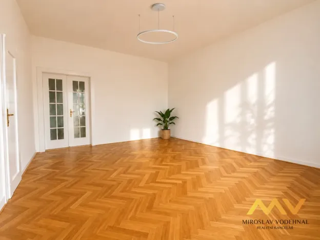 Pronájem bytu 3+1, Hradec Králové - Pražské Předměstí, Dukelská třída, 129 m2